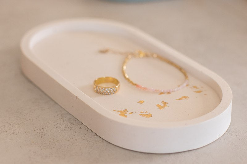 Vide poche ovale doré